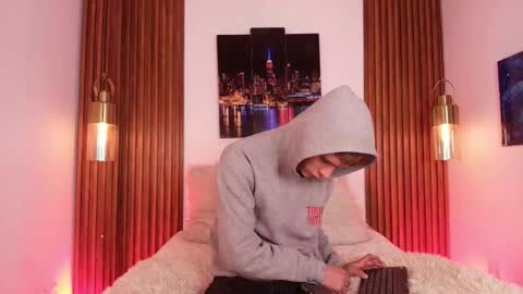 JACK  online show from December 1, 2025, 12:32 pm