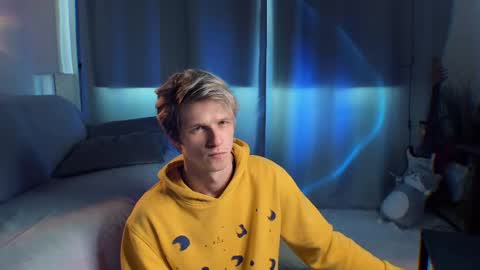 Snapshot of jack_frozt chatting on May 18, 2026, 9:15 am brestonsweet online show from May 18, 2026, 9:15 am