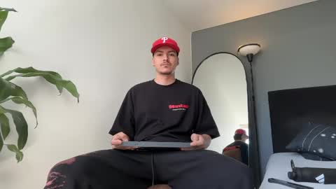 INDEPENDENT MODEL online show from April 20, 2026, 6:09 pm