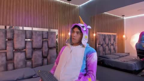 Jack online show from November 23, 2025, 4:45 am