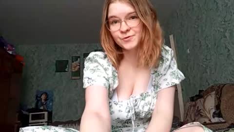 I am Vanessa Help me reach 10 Thumbs Up online show from October 18, 2025, 8:48 am