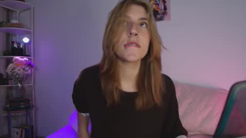 Linda Sofia help me get to 100 thumbs up online show from February 26, 2025, 5:20 am