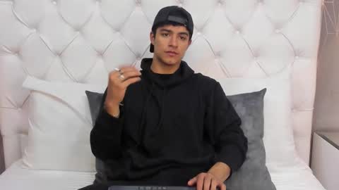 Jacob online show from September 19, 2025, 3:19 am