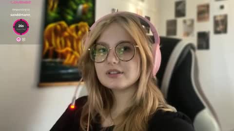 jacywinslat online show from September 8, 2025, 2:49 pm