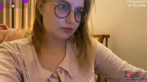 jacywinslat online show from April 1, 2026, 2:25 pm