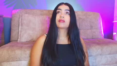 Snapshot of jade_brunnette chatting on June 3, 2026, 8:36 pm Jade Brunete online show from June 3, 2026, 8:36 pm