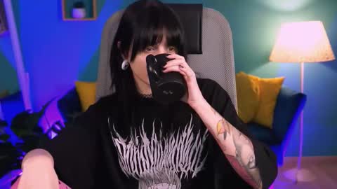 jade_castle online show from March 6, 2026, 4:14 pm