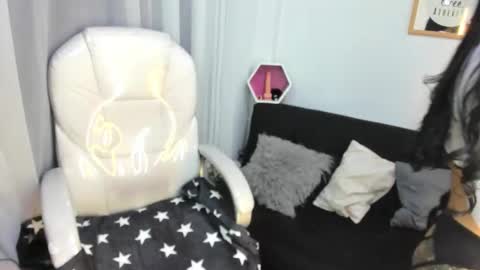 jade_connor online show from February 17, 2026, 9:10 pm