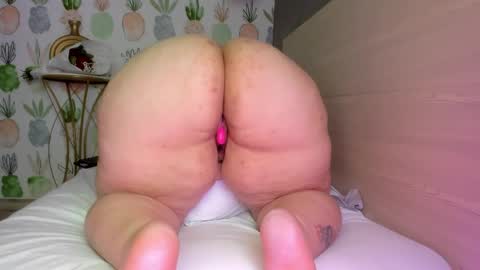 Snapshot of jade_cruz20 chatting on January 17, 2025, 5:30 pm jade_cruz20 online show from January 17, 2025, 5:30 pm