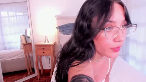 Snapshot of jade_evergreen_ chatting on December 16, 2024, 5:54 pm Jade online show from December 16, 2024, 5:54 pm