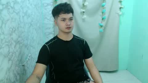 jade_halo online show from May 18, 2026, 1:06 pm
