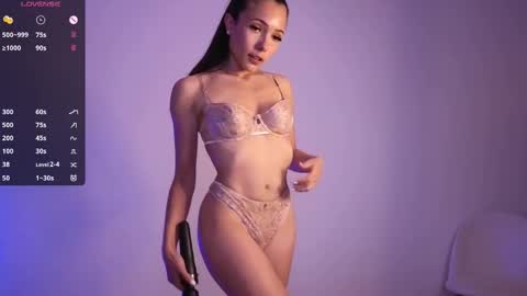 Jade Paris online show from September 20, 2025, 10:27 am