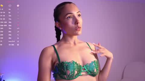 Snapshot of jade_paris chatting on July 21, 2026, 6:21 pm Jade Paris online show from July 21, 2026, 6:21 pm