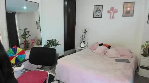 Jade  independent model online show from April 18, 2026, 12:09 pm