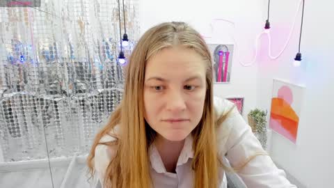 Jade online show from January 10, 2025, 8:37 pm