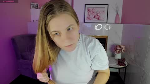 Jade online show from February 2, 2025, 7:35 pm