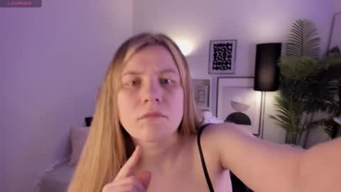 Jade online show from March 9, 2025, 12:00 am