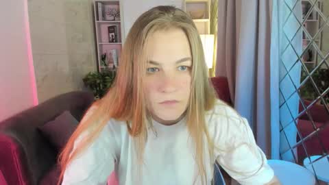 Jade online show from September 17, 2025, 8:54 pm