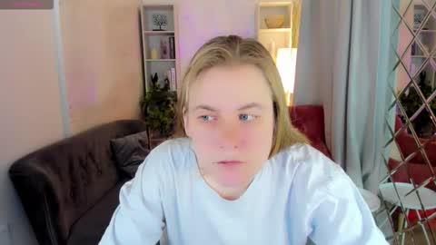 Jade online show from November 12, 2025, 9:03 pm