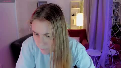 Jade online show from December 3, 2025, 9:24 pm