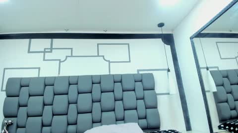 Jade  online show from December 24, 2024, 11:17 am