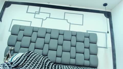 Jade  online show from January 10, 2025, 11:00 am