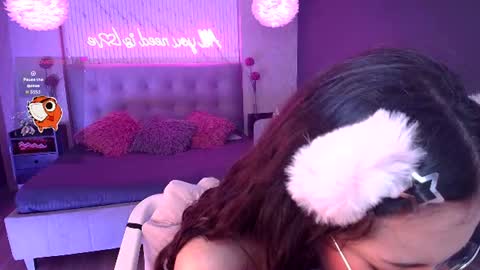 JADE online show from July 25, 2026, 9:01 pm