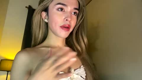 Adriana online show from February 6, 2026, 10:57 pm