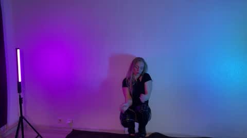 bbbloom online show from November 14, 2025, 8:51 pm