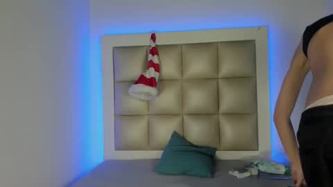 jadeestudios online show from December 4, 2025, 8:56 am