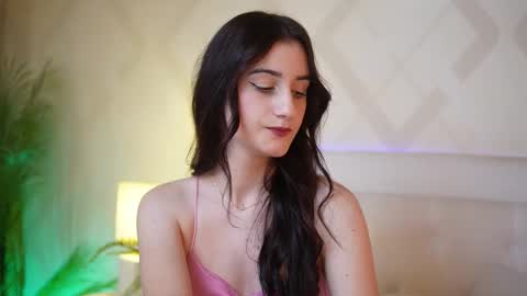 Snapshot of jadehazy chatting on November 30, 2025, 8:35 pm Jade online show from November 30, 2025, 8:35 pm