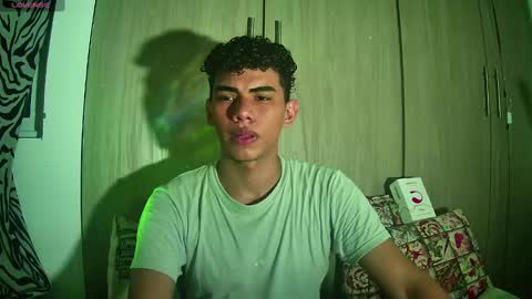 javi15  online show from December 4, 2024, 6:22 am