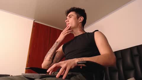 jaico_santos online show from January 14, 2026, 10:58 pm