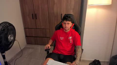 Snapshot of jake_pons chatting on May 13, 2026, 9:17 am Jake Pons online show from May 13, 2026, 9:17 am