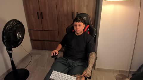 Snapshot of jake_pons chatting on June 9, 2026, 9:32 am Jake Pons online show from June 9, 2026, 9:32 am