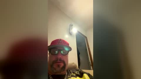 Snapshot of james30cup chatting on June 9, 2026, 5:19 am what you in too online show from June 9, 2026, 5:19 am