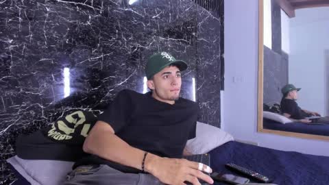 james_06_ online show from April 10, 2026, 11:15 am