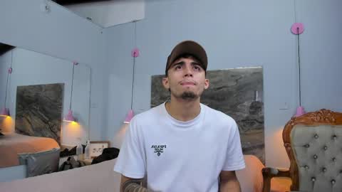 james_06_ online show from April 15, 2026, 12:01 pm