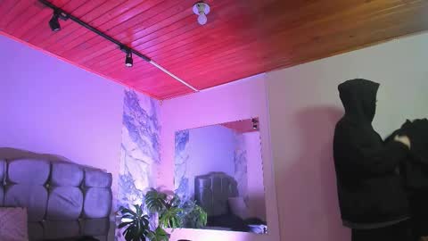 james_adamss_ online show from February 27, 2026, 12:05 pm