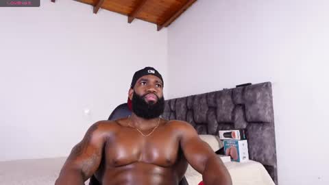 Snapshot of james_bbcmuscle chatting on July 20, 2026, 1:31 am James BBC online show from July 20, 2026, 1:31 am