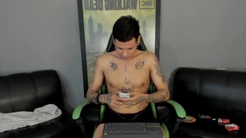 Snapshot of jamesinked_ chatting on December 7, 2024, 5:20 pm Jamesinked online show from December 7, 2024, 5:20 pm