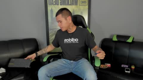 Snapshot of jamesinked_ chatting on January 6, 2025, 7:24 pm Jamesinked online show from January 6, 2025, 7:24 pm