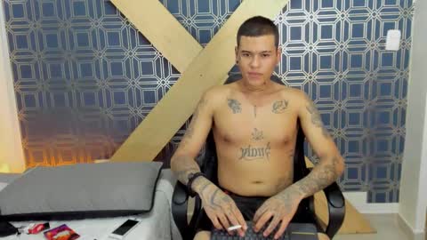 Snapshot of jamesinked_ chatting on January 8, 2025, 8:18 pm Jamesinked online show from January 8, 2025, 8:18 pm