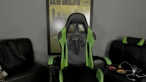 Snapshot of jamesinked_ chatting on February 4, 2025, 10:55 pm Jamesinked online show from February 4, 2025, 10:55 pm