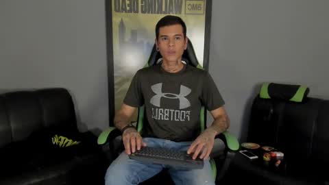 Snapshot of jamesinked_ chatting on February 10, 2025, 10:40 pm Jamesinked online show from February 10, 2025, 10:40 pm