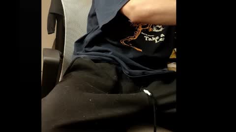 jamessama_0 online show from November 10, 2025, 4:11 am