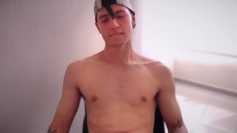 jamesss____ online show from January 16, 2025, 6:48 pm