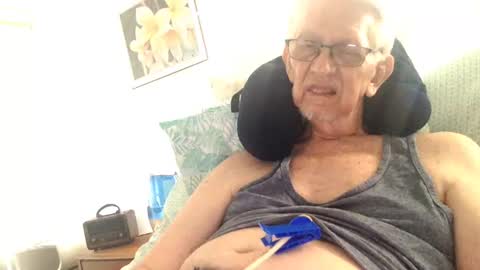 Snapshot of jamestheolder2 chatting on September 23, 2025, 2:20 pm james age 75 online show from September 23, 2025, 2:20 pm