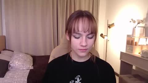 jamie_chung online show from November 25, 2025, 5:07 am