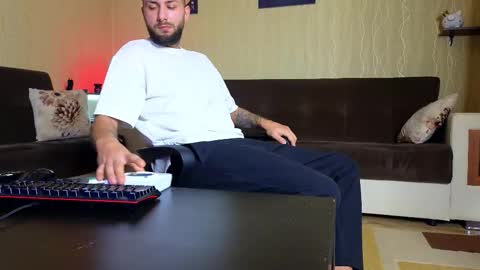 Robbie online show from October 18, 2025, 8:48 am